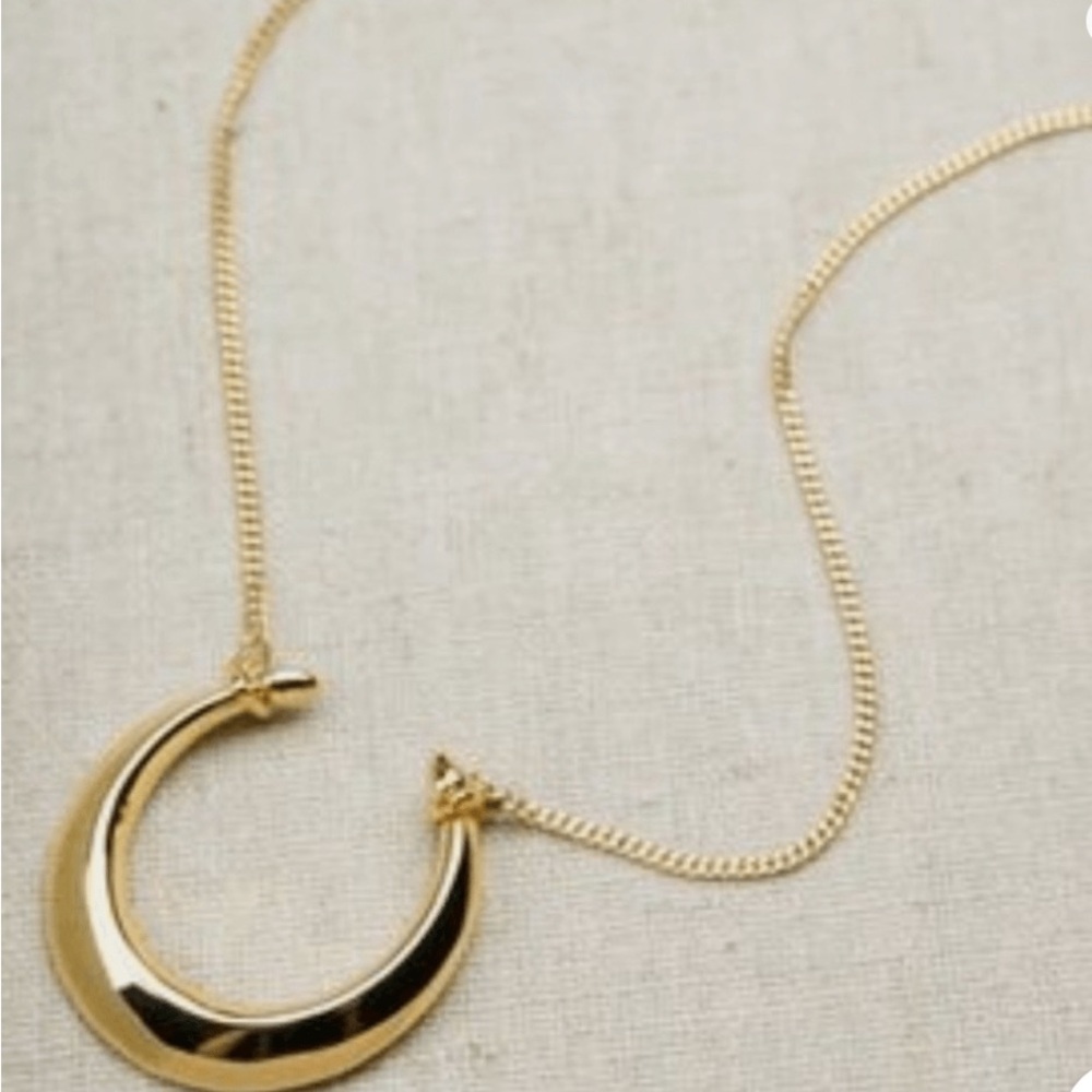 Stella and Dot New Moon Necklace